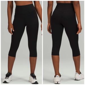 Lululemon Base Pace High-Rise Crop 17" leggings